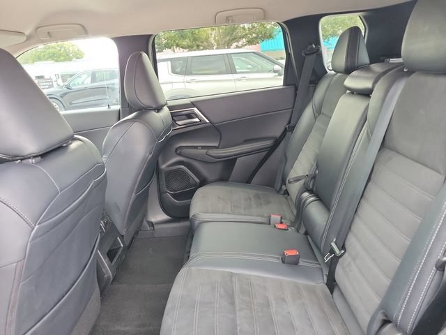 Used 2024 Mitsubishi Outlander SE FWD image 12