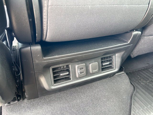 Used 2022 Chevrolet Silverado 1500 LT AWD/4WD image 45
