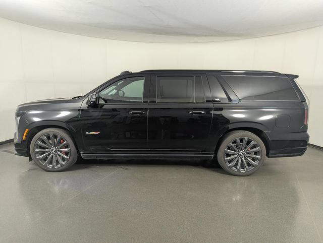 Used 2025 Cadillac Escalade ESV V AWD/4WD image 5