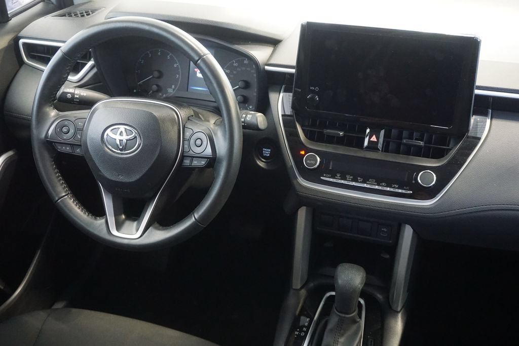 Certified 2025 Toyota Corolla Cross LE FWD image 24