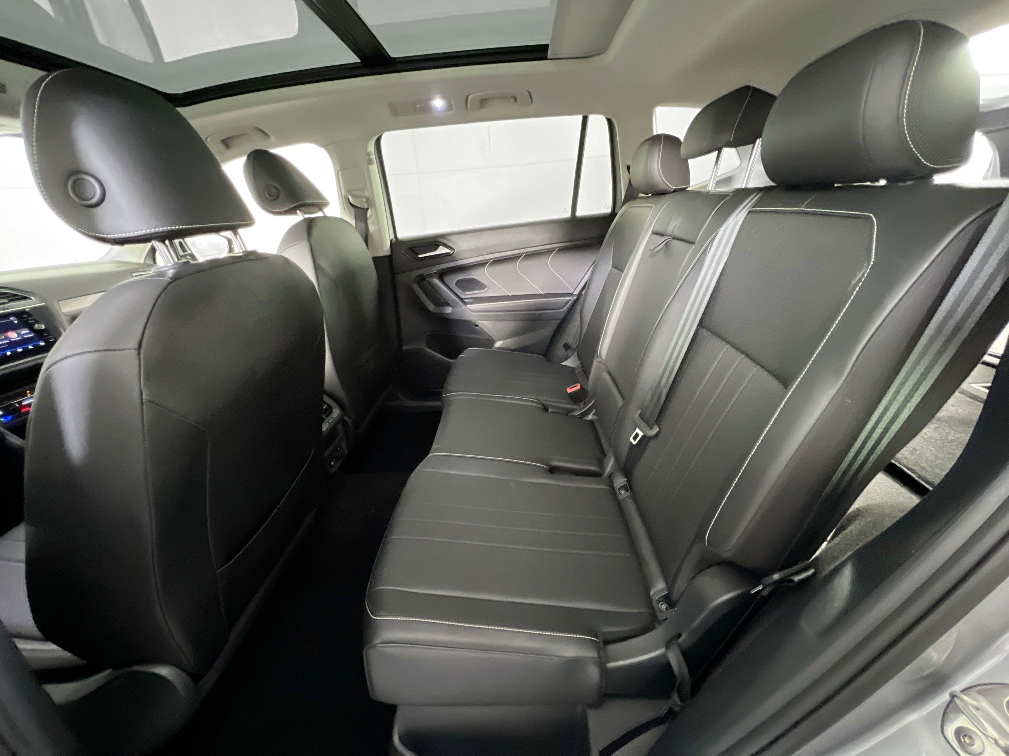 Used 2022 Volkswagen Tiguan SE AWD/4WD image 24