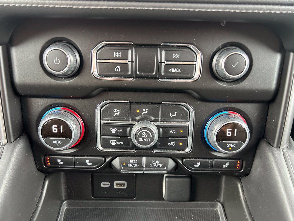 Used 2024 Chevrolet Suburban LT AWD/4WD image 29