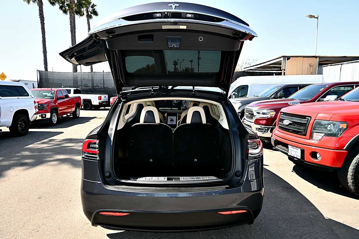 Used 2017 Tesla Model X 75D AWD/4WD image 7