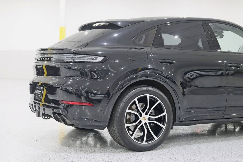 Used 2024 Porsche Cayenne Coupe AWD/4WD image 10