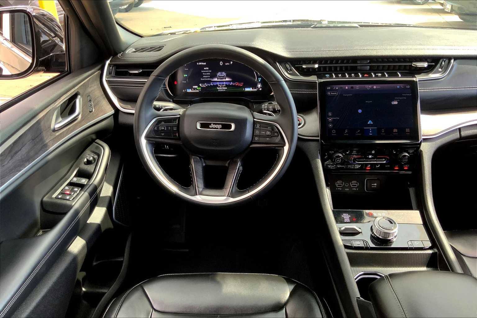 Used 2024 Jeep Grand Cherokee Limited 4xe image 5