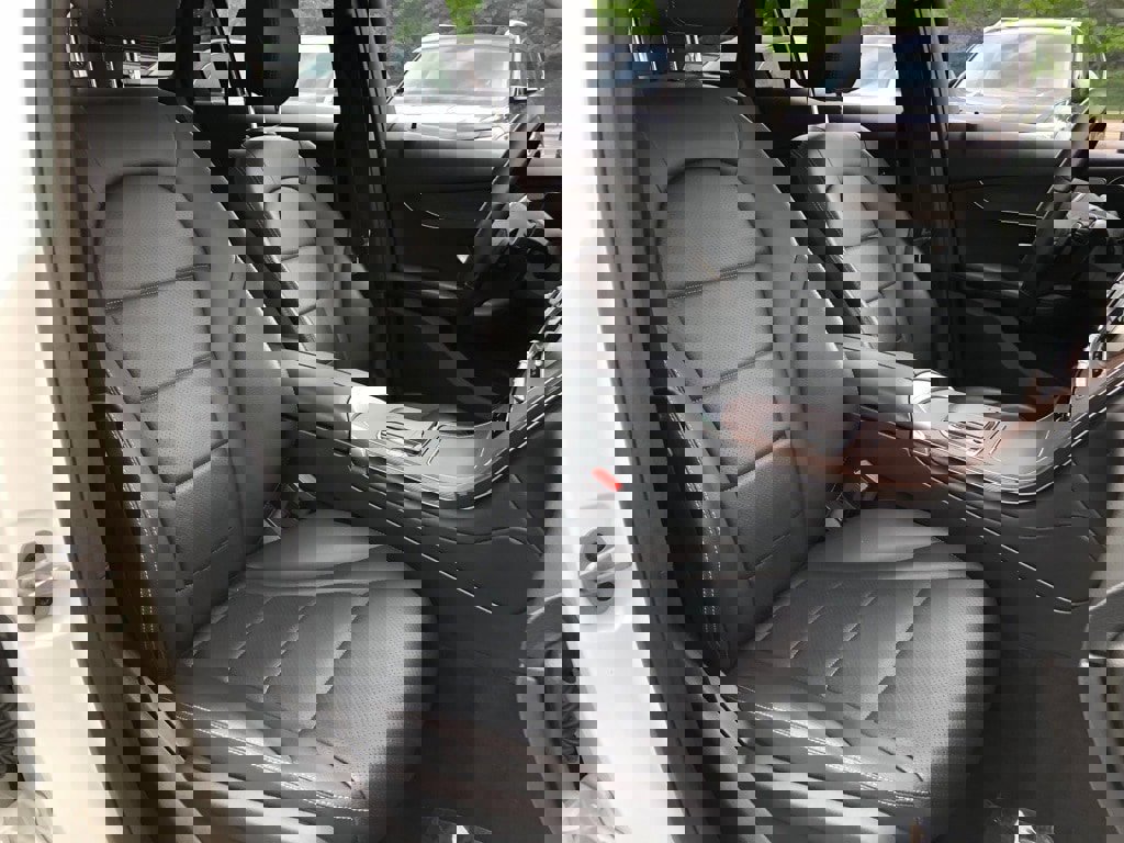 Used 2022 Mercedes-Benz GLC 300 4MATIC w/ Premium Package Lite image 30