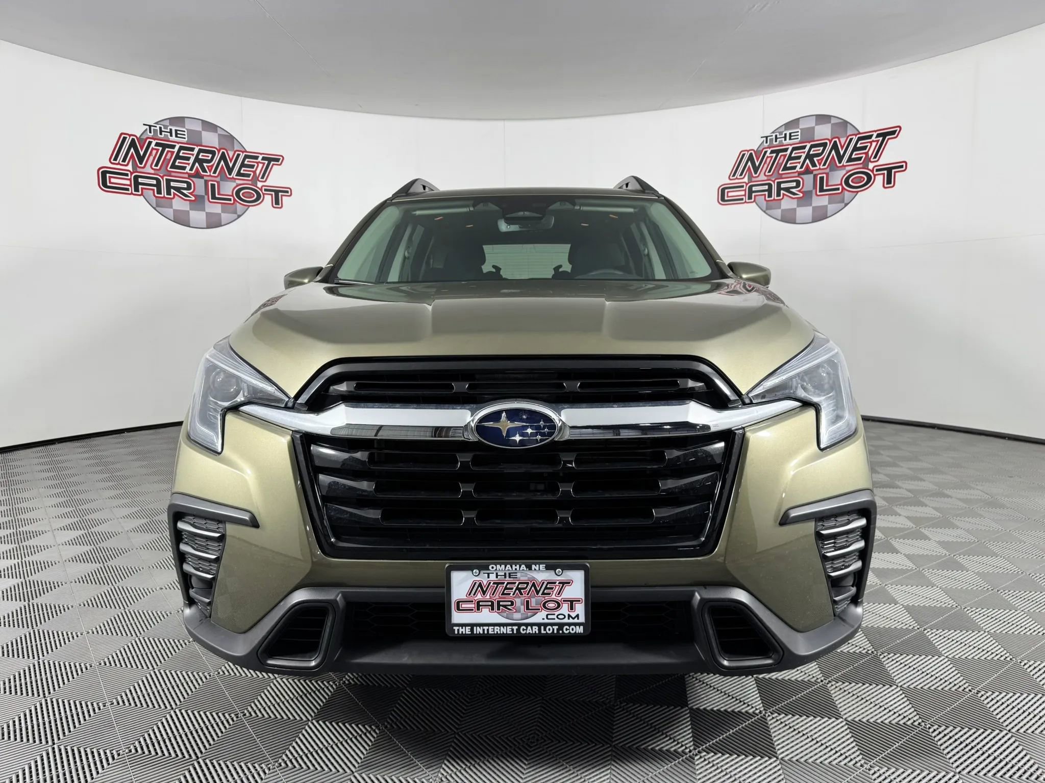 Used 2024 Subaru Ascent Premium w/ Convenience Package image 2