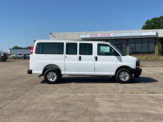 New 2026 GMC Savana 2500 w/ Driver Convenience Package RWD image 3