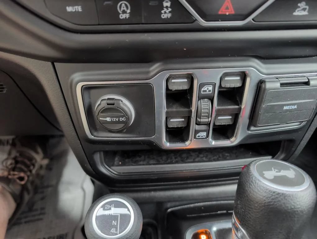 Used 2022 Jeep Wrangler Unlimited Sport AWD/4WD image 18
