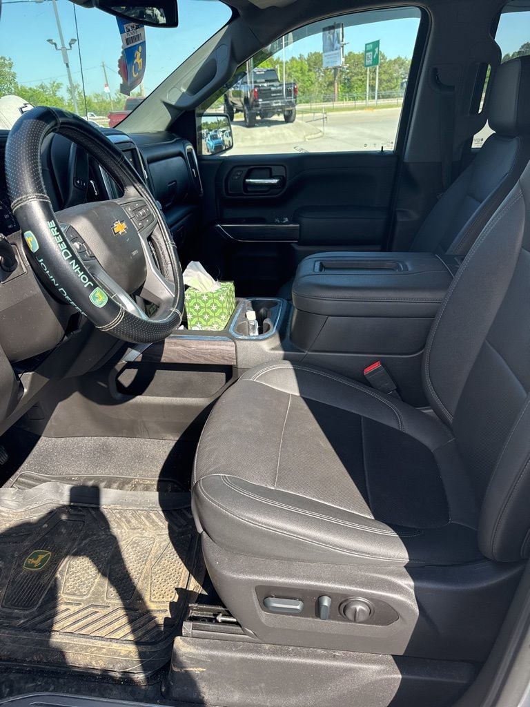 Used 2022 Chevrolet Silverado 1500 LTZ AWD/4WD image 5