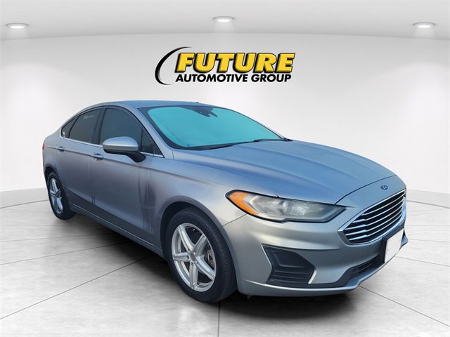 Used 2020 Ford Fusion SE image 1