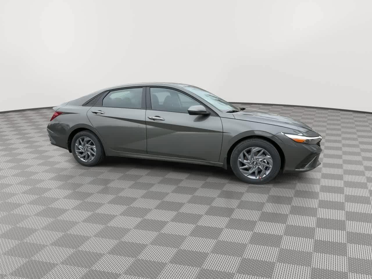 New 2026 Hyundai Elantra Hybrid FWD image 9