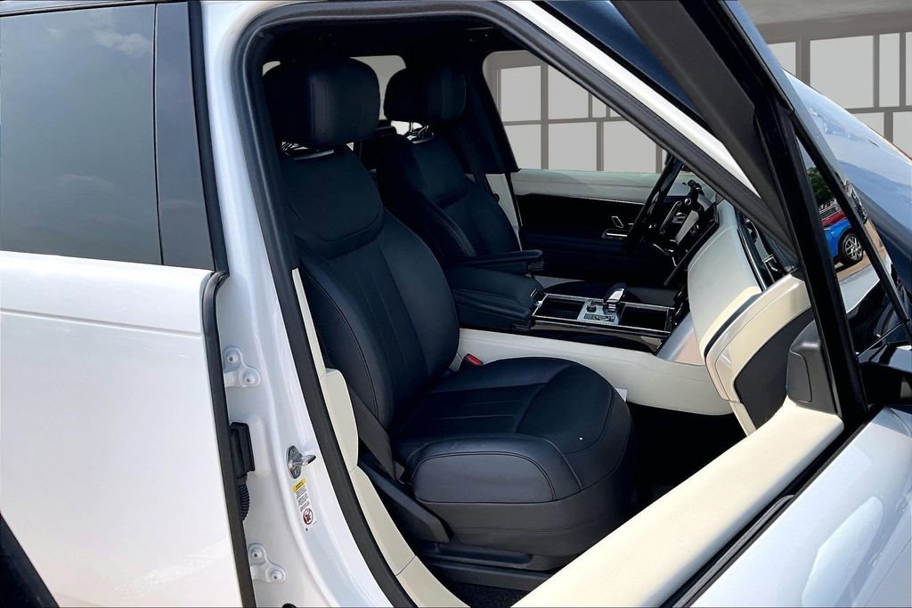 Used 2023 Land Rover Range Rover Autobiography AWD/4WD image 7