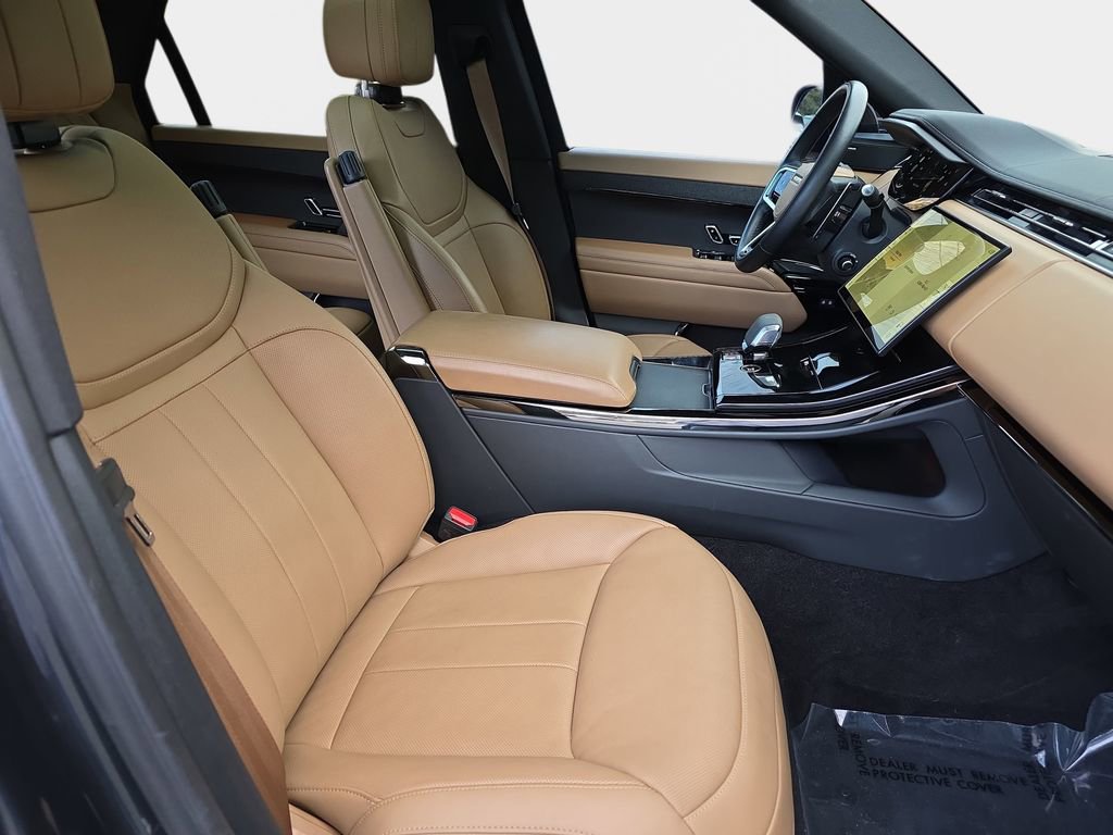 Used 2024 Land Rover Range Rover Sport SE image 12