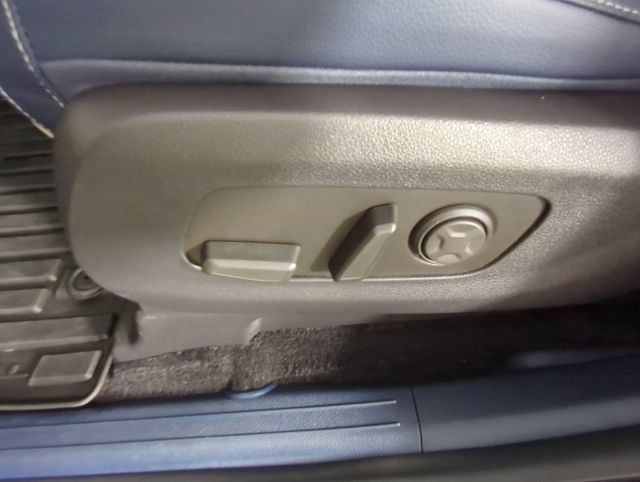 Used 2025 Kia Carnival SX Prestige FWD image 32