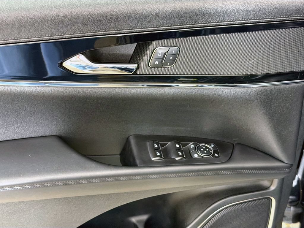 Used 2023 Lincoln Nautilus Reserve AWD/4WD image 30