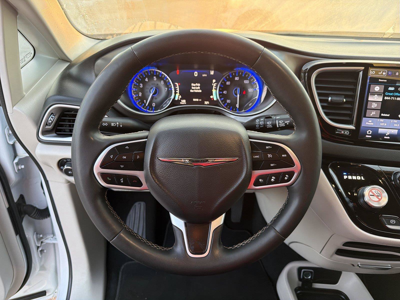 Used 2024 Chrysler Pacifica Touring-L FWD image 22