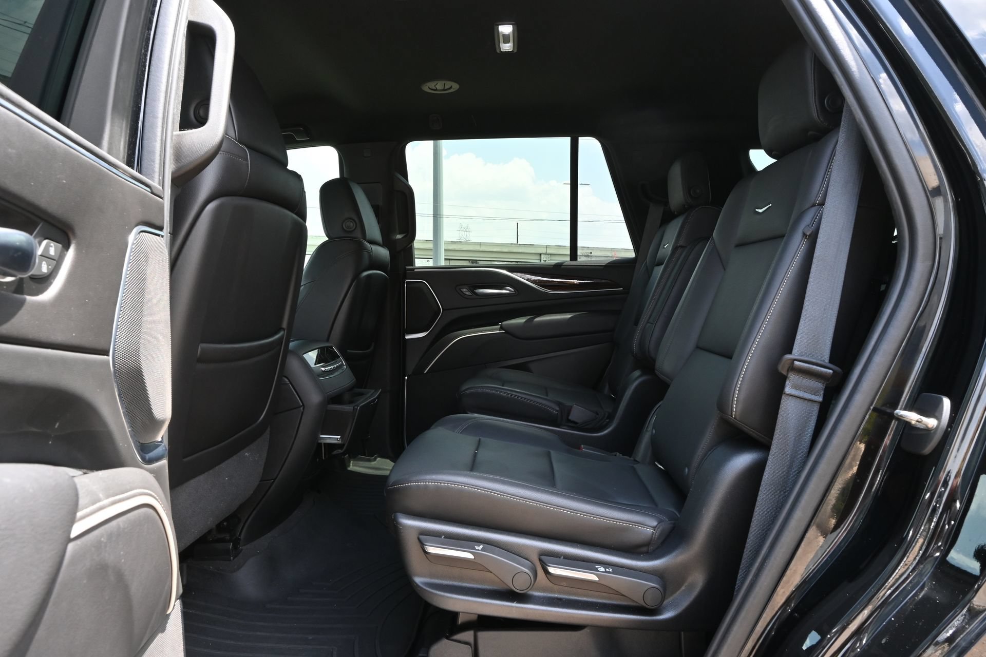 Used 2021 Cadillac Escalade Luxury RWD image 21