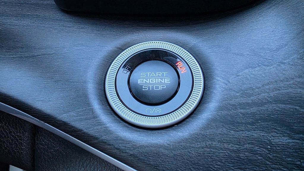 New 2025 Jeep Grand Cherokee Limited w/ Black Appearance Package image 39