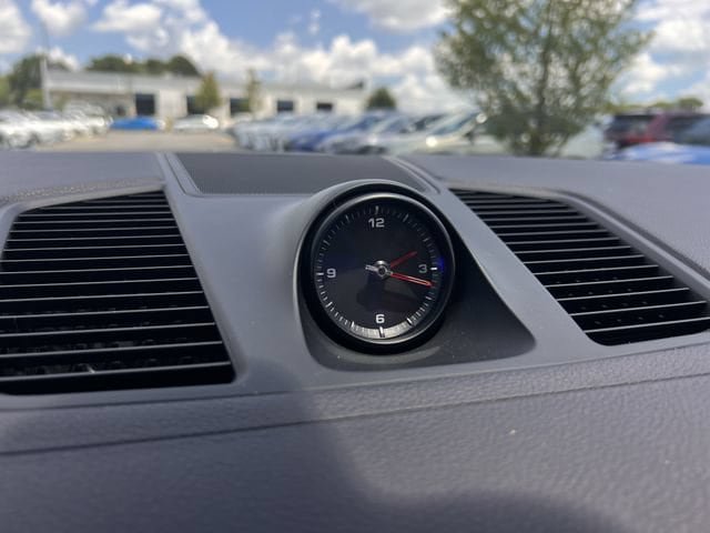 Used 2022 Porsche Cayenne Platinum Edition AWD/4WD image 25