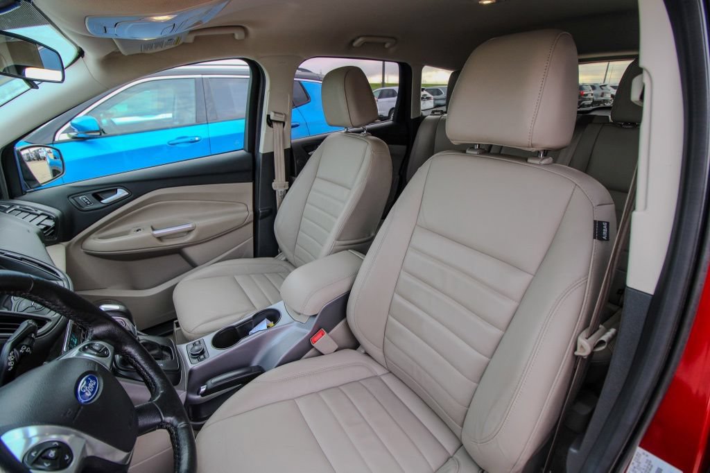 Used 2016 Ford Escape SE w/ SE Leather Comfort Package AWD/4WD image 14