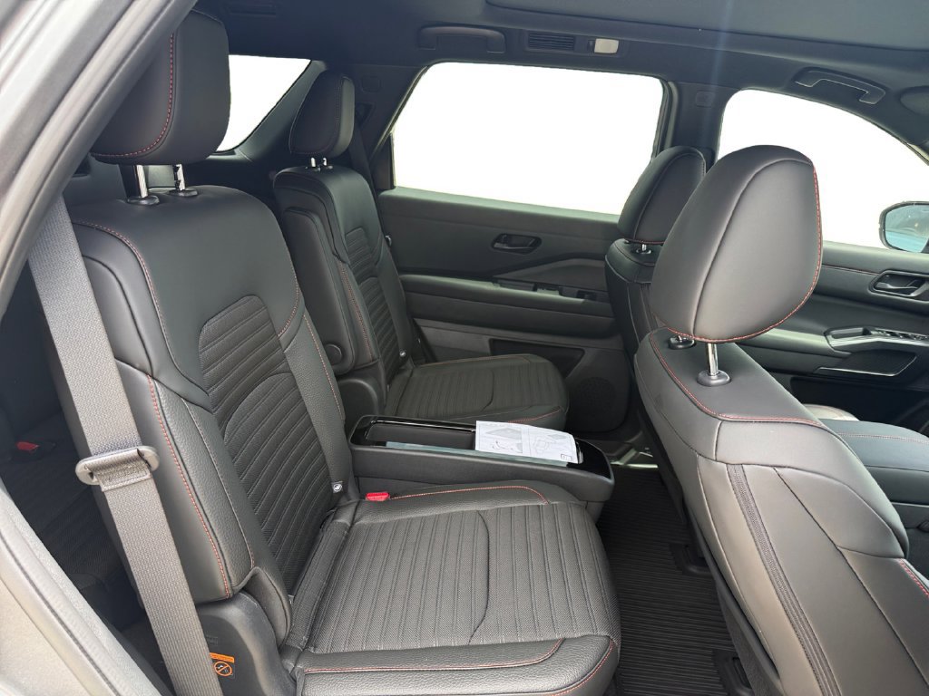 New 2026 Nissan Pathfinder Rock Creek w/ Rock Creek Premium Package AWD/4WD image 17
