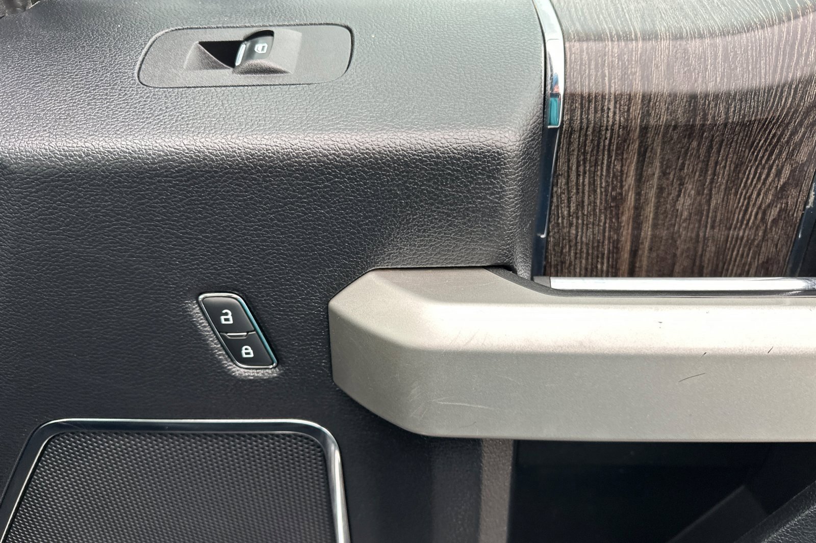 Used 2021 Ford F250 Lariat w/ Chrome Package image 20