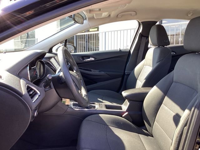 Used 2017 Chevrolet Cruze LT image 20