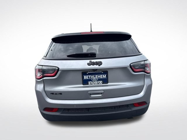 Used 2019 Jeep Compass Latitude AWD/4WD image 4