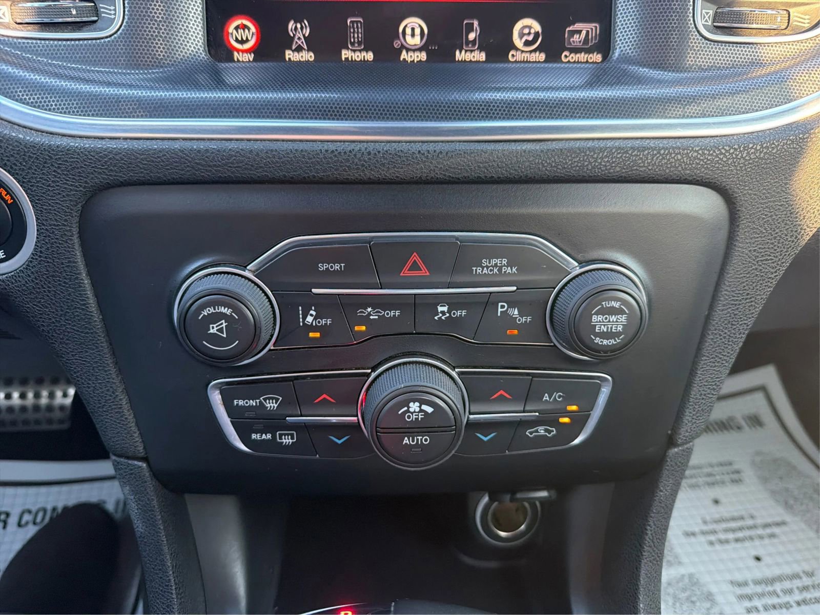 Used 2016 Dodge Charger R/T Scat Pack w/ Technology Group image 30