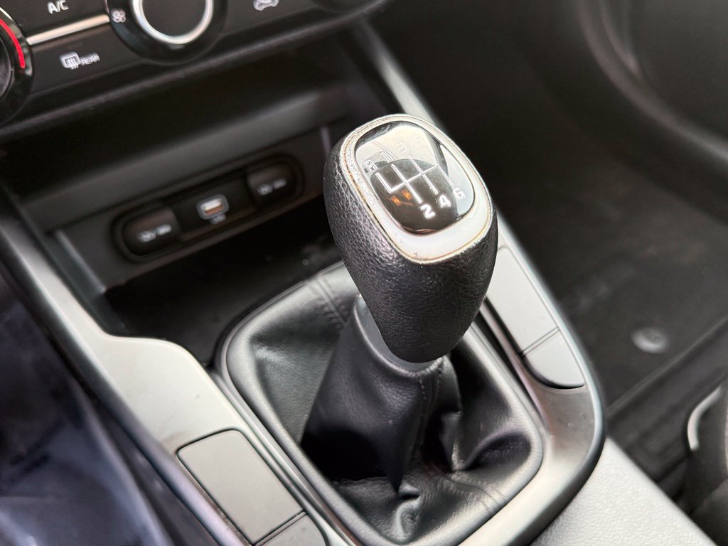 Used 2020 Kia Soul LX FWD image 29