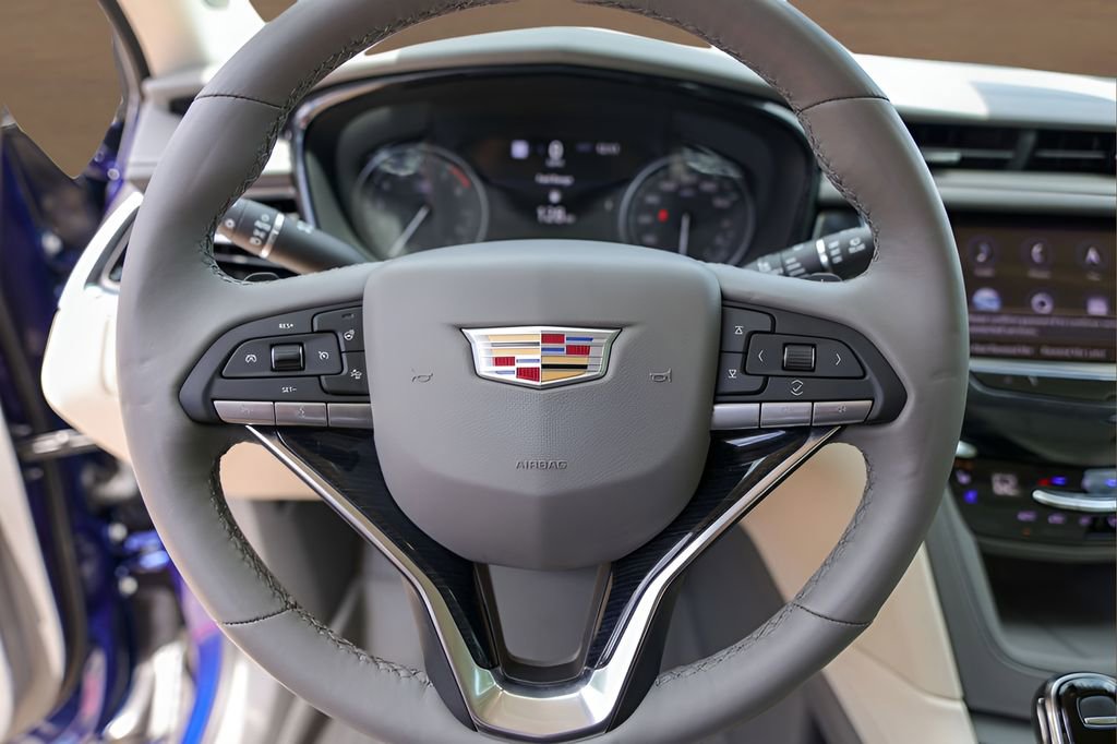 Certified 2025 Cadillac XT6 Premium Luxury w/ Technology Package FWD image 12