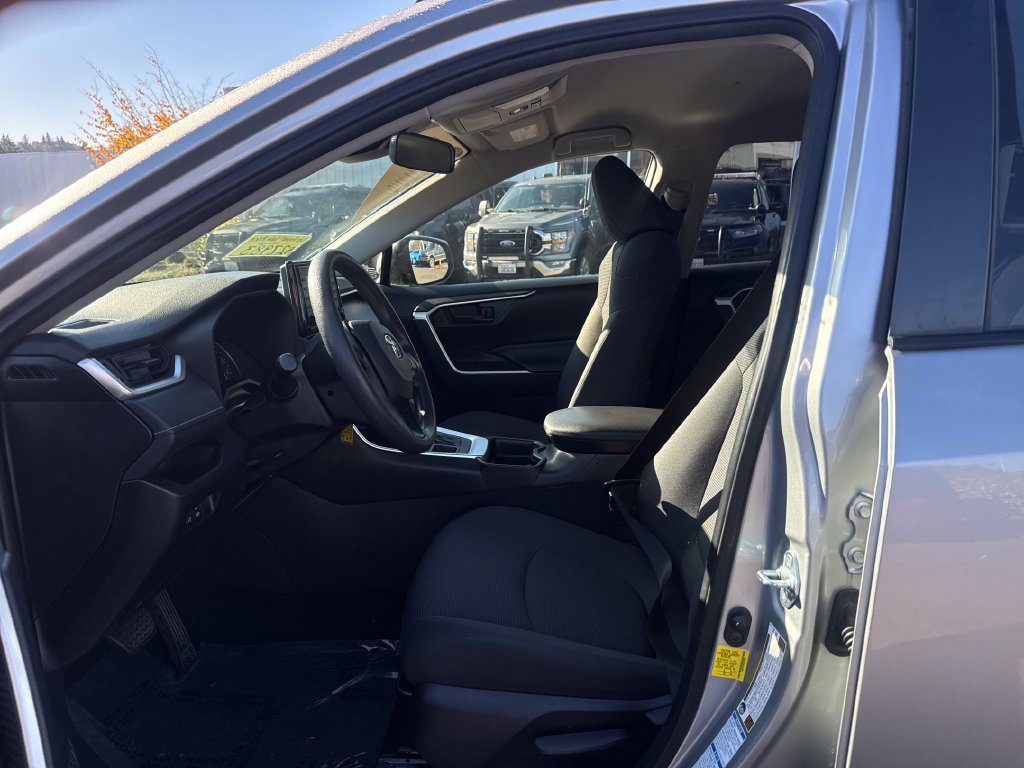 Used 2019 Toyota RAV4 LE w/ All Weather Liner Package AWD/4WD image 5