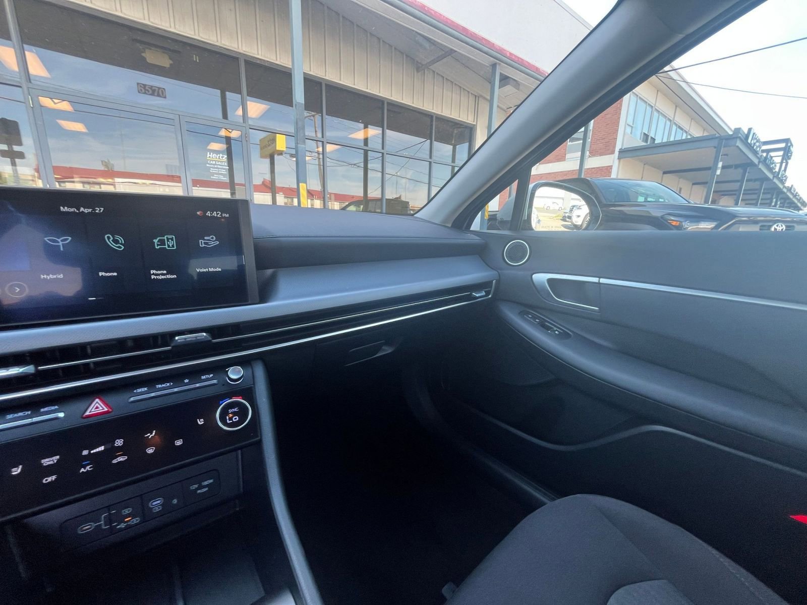 Used 2025 Hyundai Sonata SEL FWD image 35