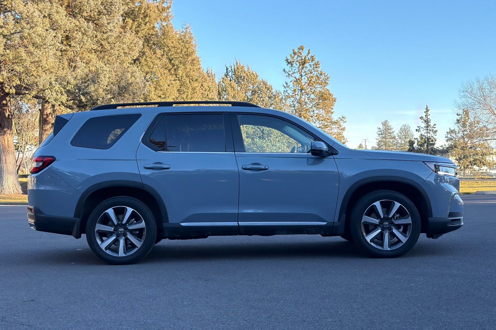 Used 2023 Honda Pilot Elite image 3