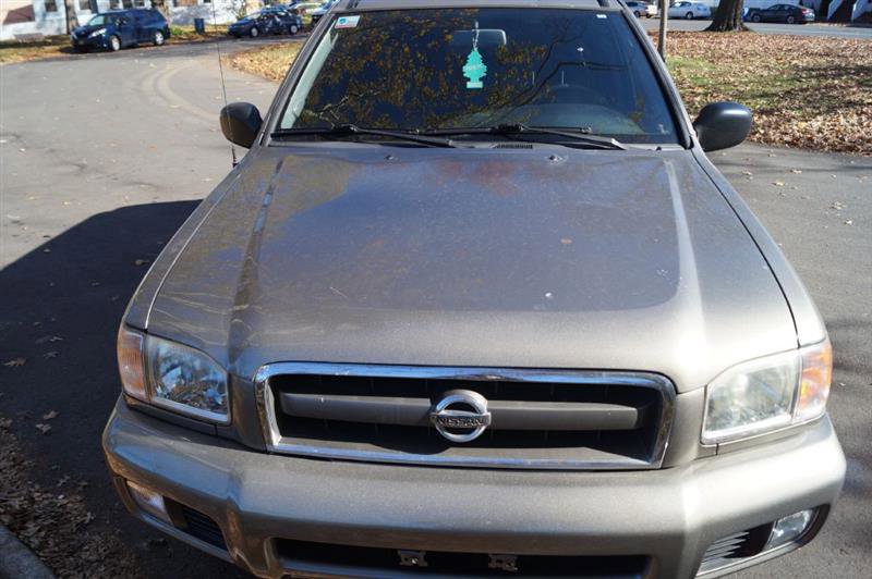 Used 2003 Nissan Pathfinder SE image 2