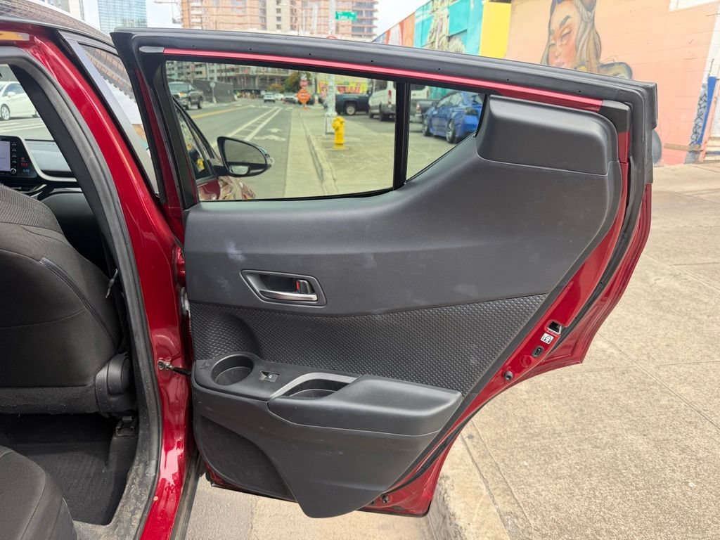 Used 2019 Toyota C-HR XLE FWD image 12