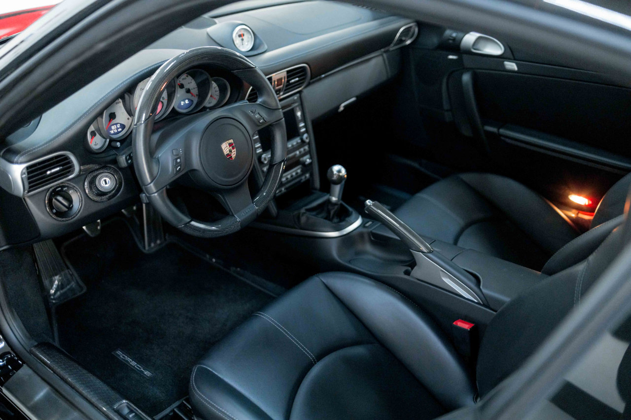 Used 2012 Porsche 911 Turbo image 2