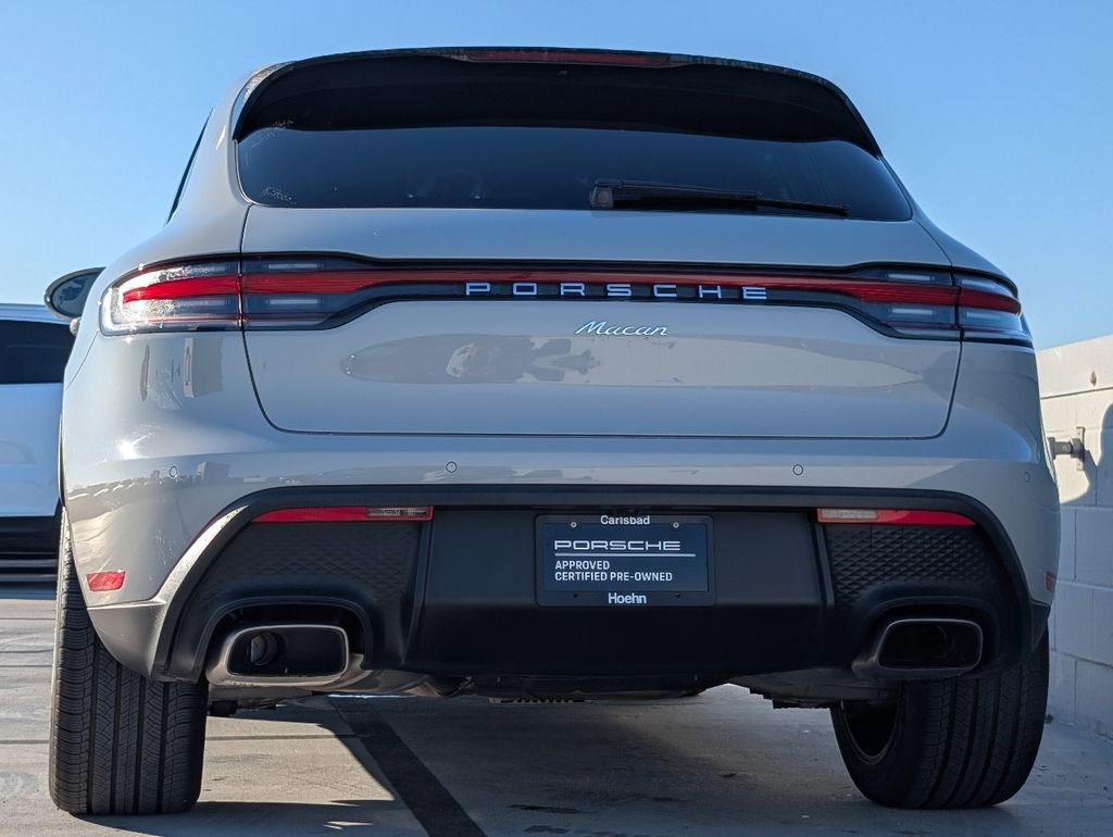 Certified 2022 Porsche Macan image 11