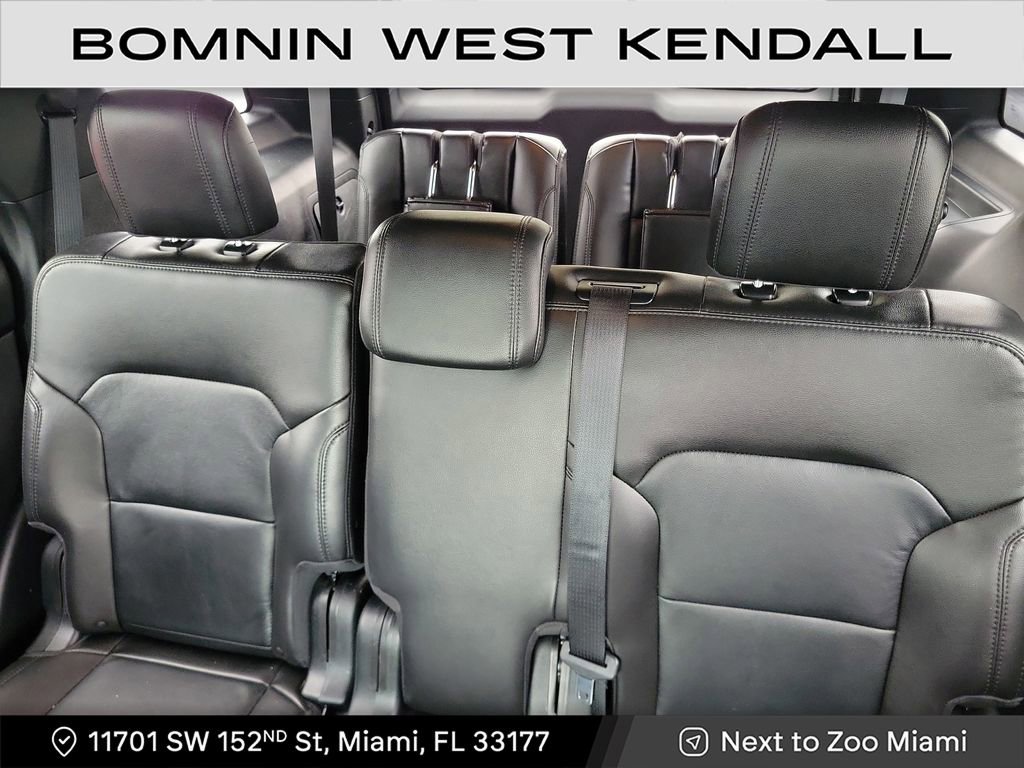 Used 2018 Ford Explorer XLT w/ Equipment Group 202A image 7