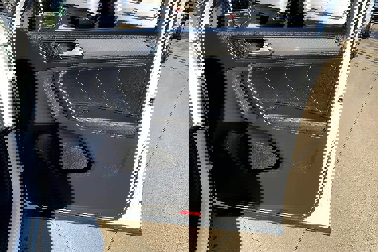 Used 2023 Volkswagen Tiguan SE image 22