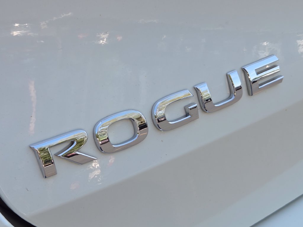 Used 2019 Nissan Rogue SV AWD/4WD image 14