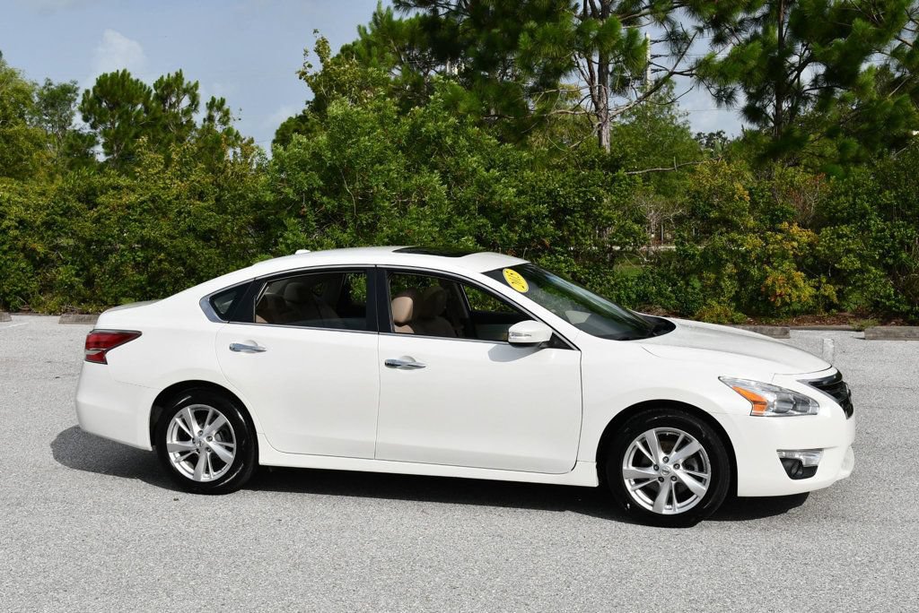 Used 2015 Nissan Altima 2.5 SL w/ Moonroof Package FWD image 8