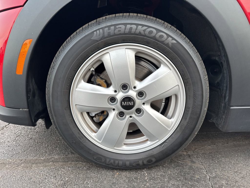 Certified 2024 MINI Cooper 2-Door Hardtop image 9