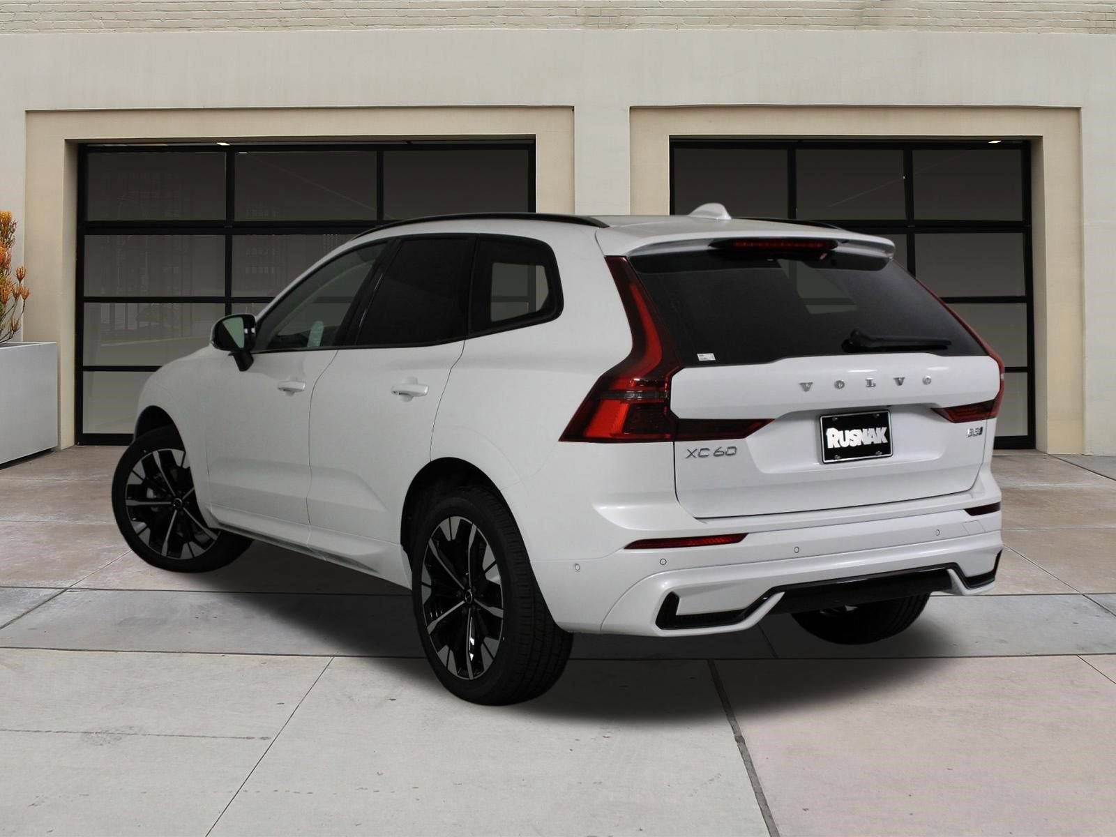 New 2026 Volvo XC60 B5 Plus w/ Climate Package PRO AWD/4WD image 3