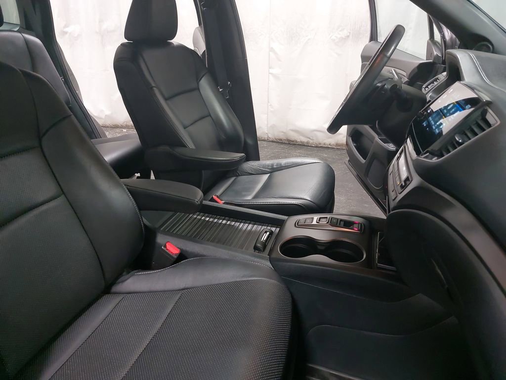 Used 2023 Honda Passport EX-L image 10
