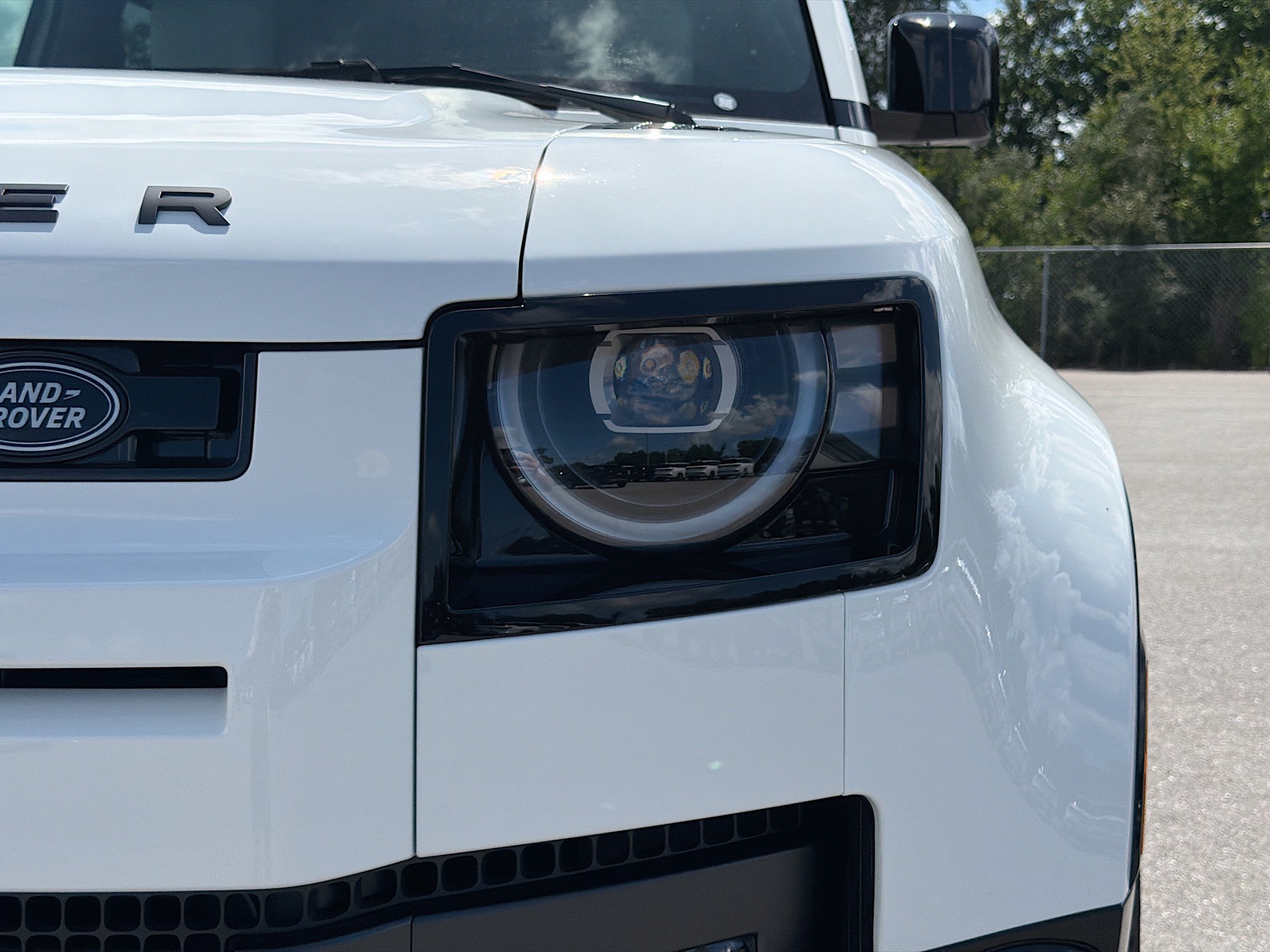 New 2026 Land Rover Defender 130 X-Dynamic SE AWD/4WD image 9