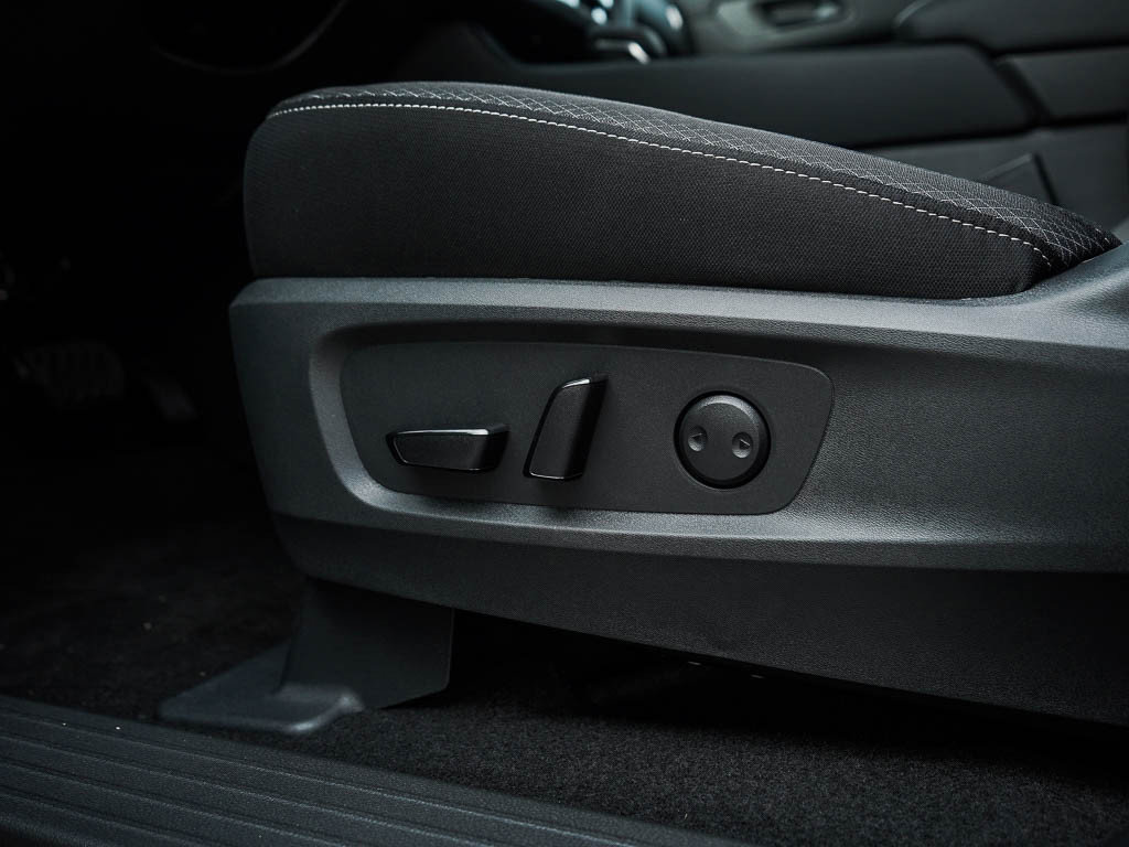 New 2025 Nissan Pathfinder SV image 21