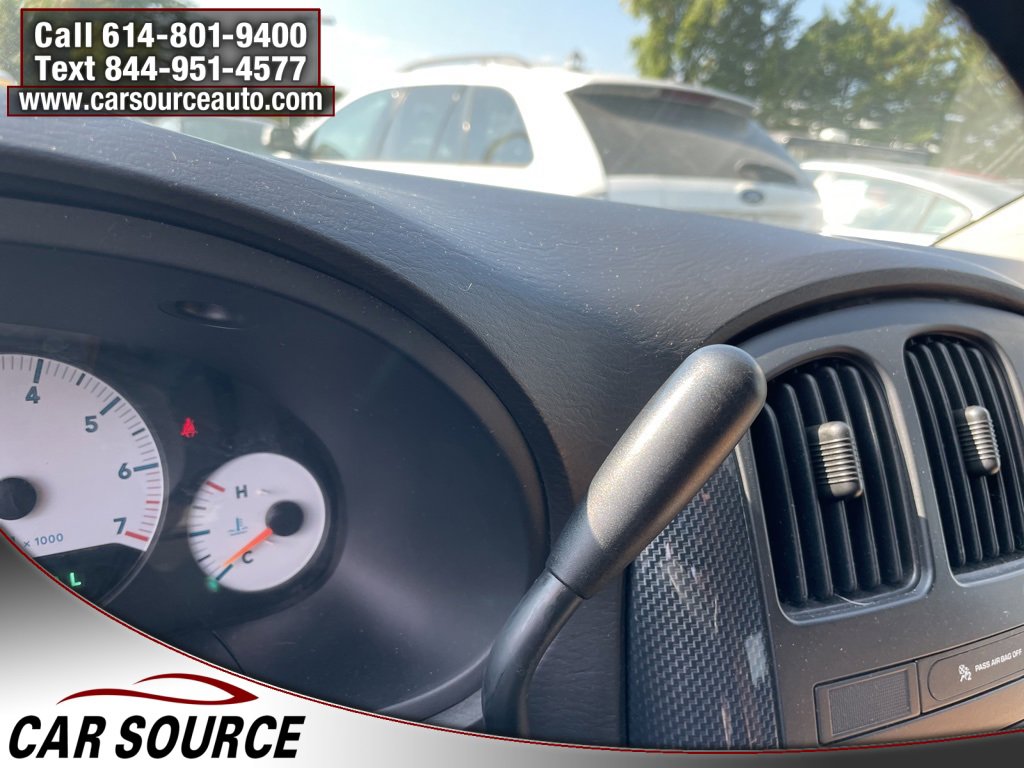 Used 2005 Dodge Grand Caravan SXT image 23