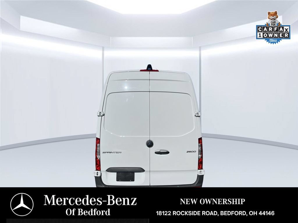 Used 2025 Mercedes-Benz Sprinter 2500 image 4